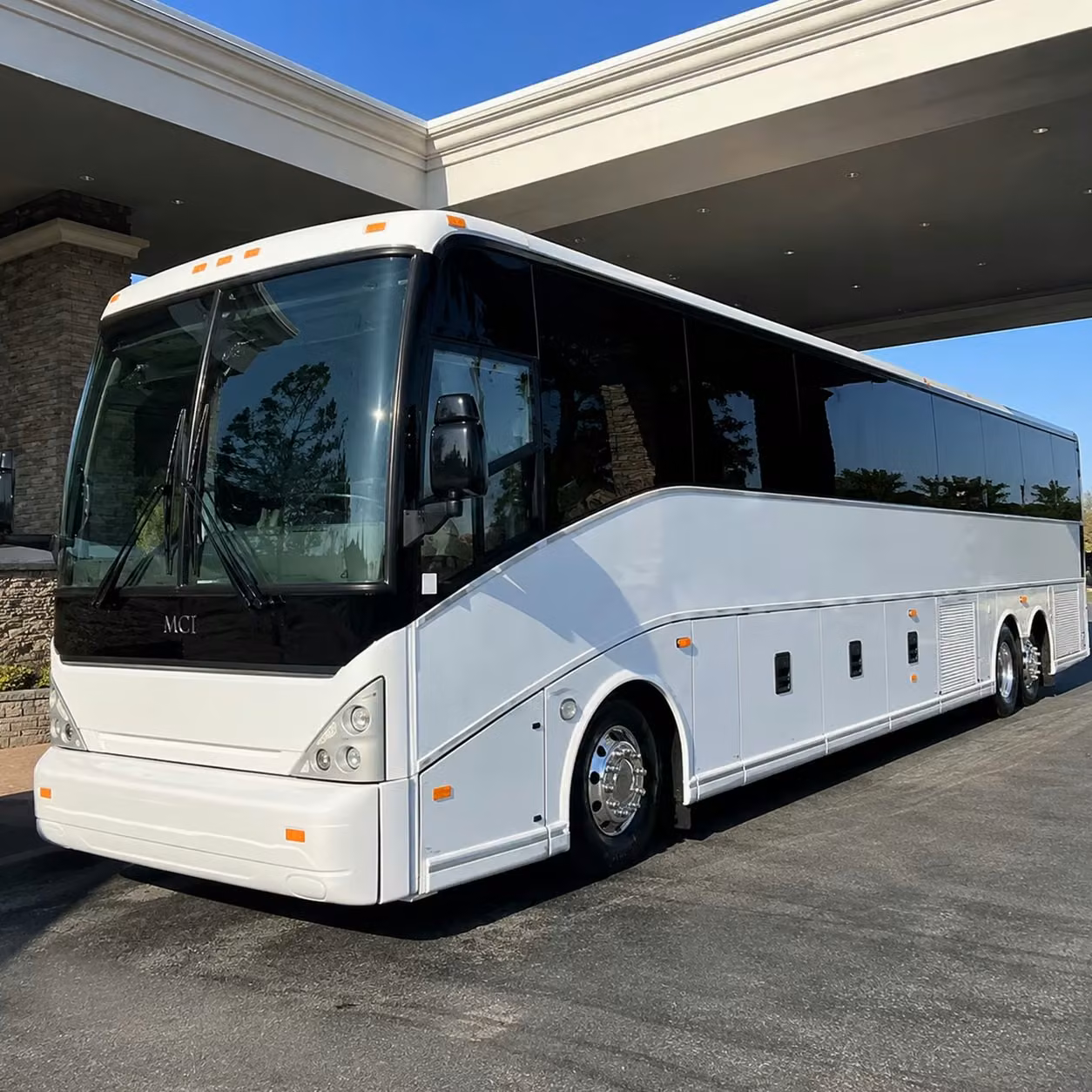 recurring airport shuttle services for fort worth businesses and employers